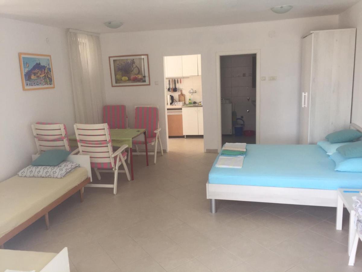 Apartment Perla - 150M From The Sea 诺维·维诺多尔斯基 外观 照片