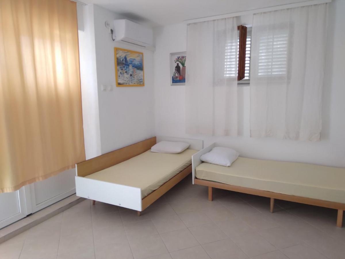 Apartment Perla - 150M From The Sea 诺维·维诺多尔斯基 外观 照片
